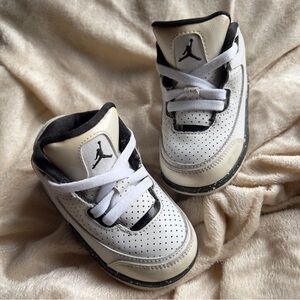 JORDAN Children Baby Toddler Black White Sneaker Shoes Size 5C ( UNISEX )
